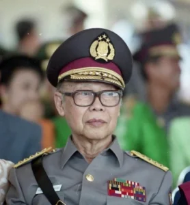 the-story-of-general-hoegeng-indonesias-police-chief-who-refused-corruption